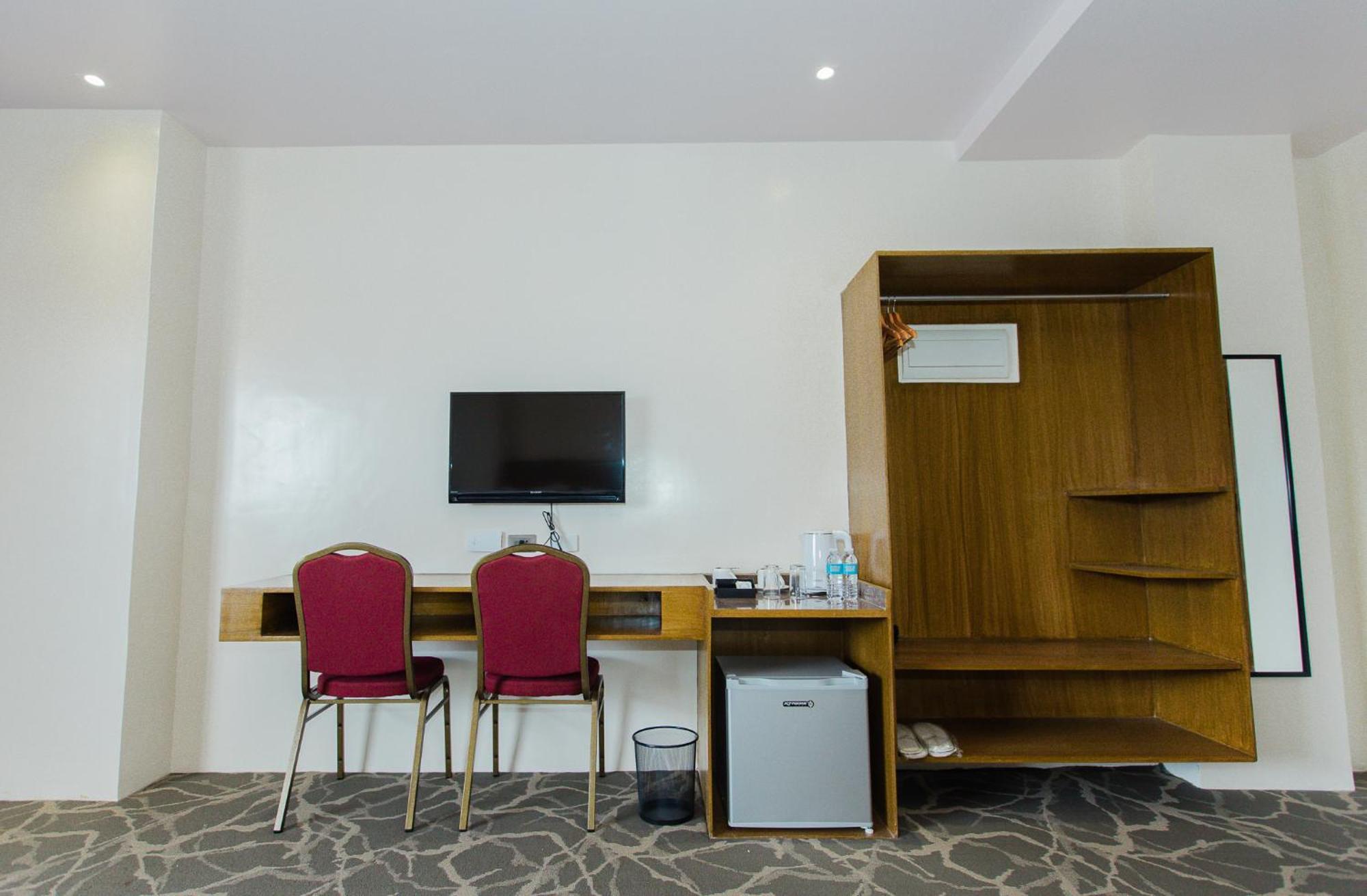 Maxi Hotel And Event Center Ταγκμπιλαράν Εξωτερικό φωτογραφία
