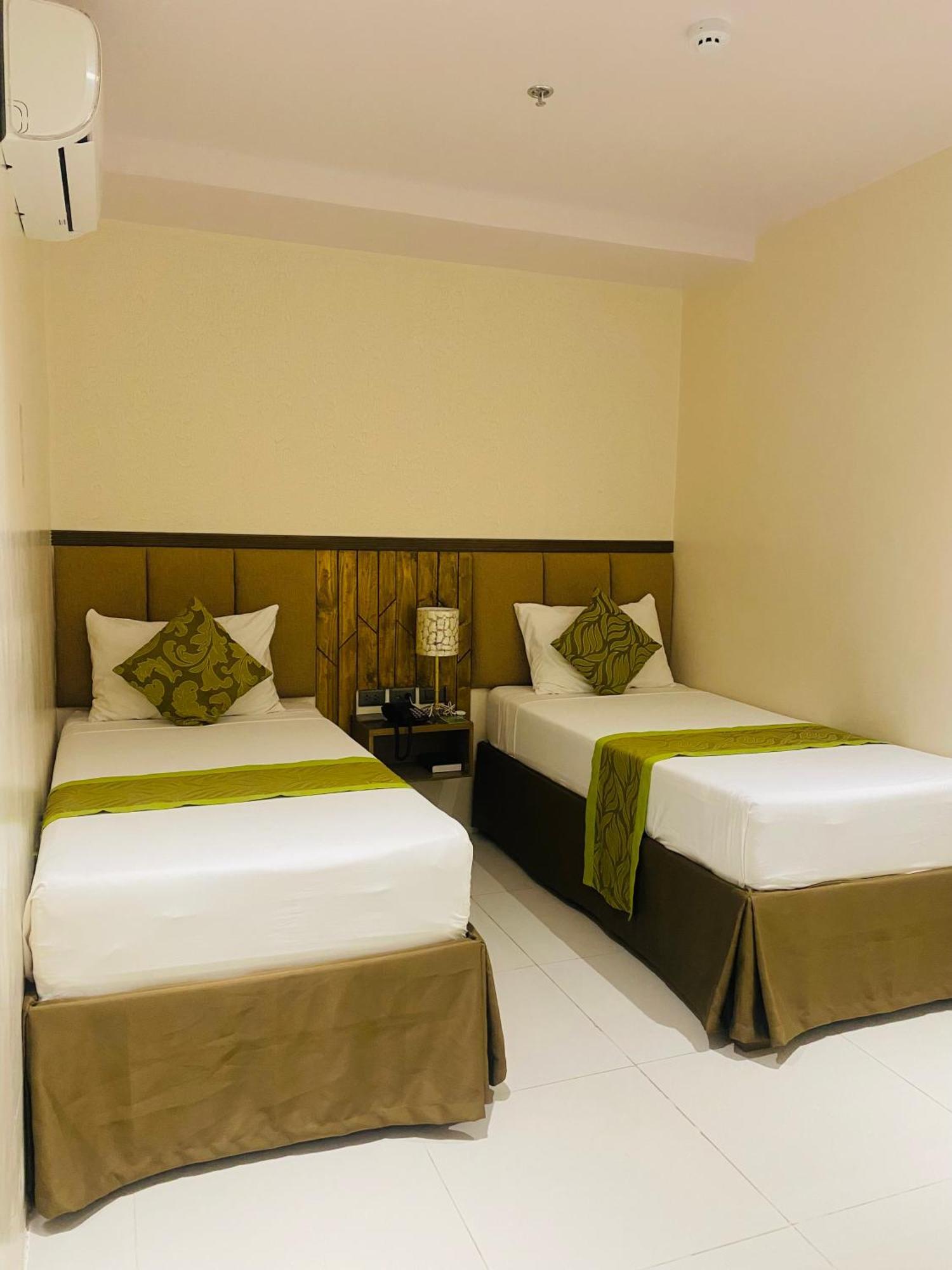 Maxi Hotel And Event Center Ταγκμπιλαράν Εξωτερικό φωτογραφία