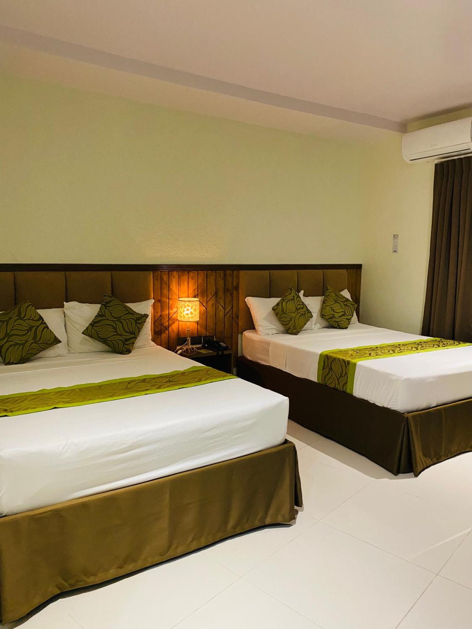 Maxi Hotel And Event Center Ταγκμπιλαράν Εξωτερικό φωτογραφία