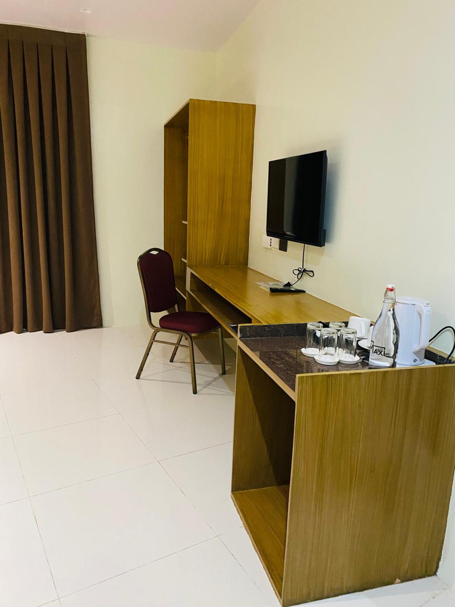 Maxi Hotel And Event Center Ταγκμπιλαράν Εξωτερικό φωτογραφία